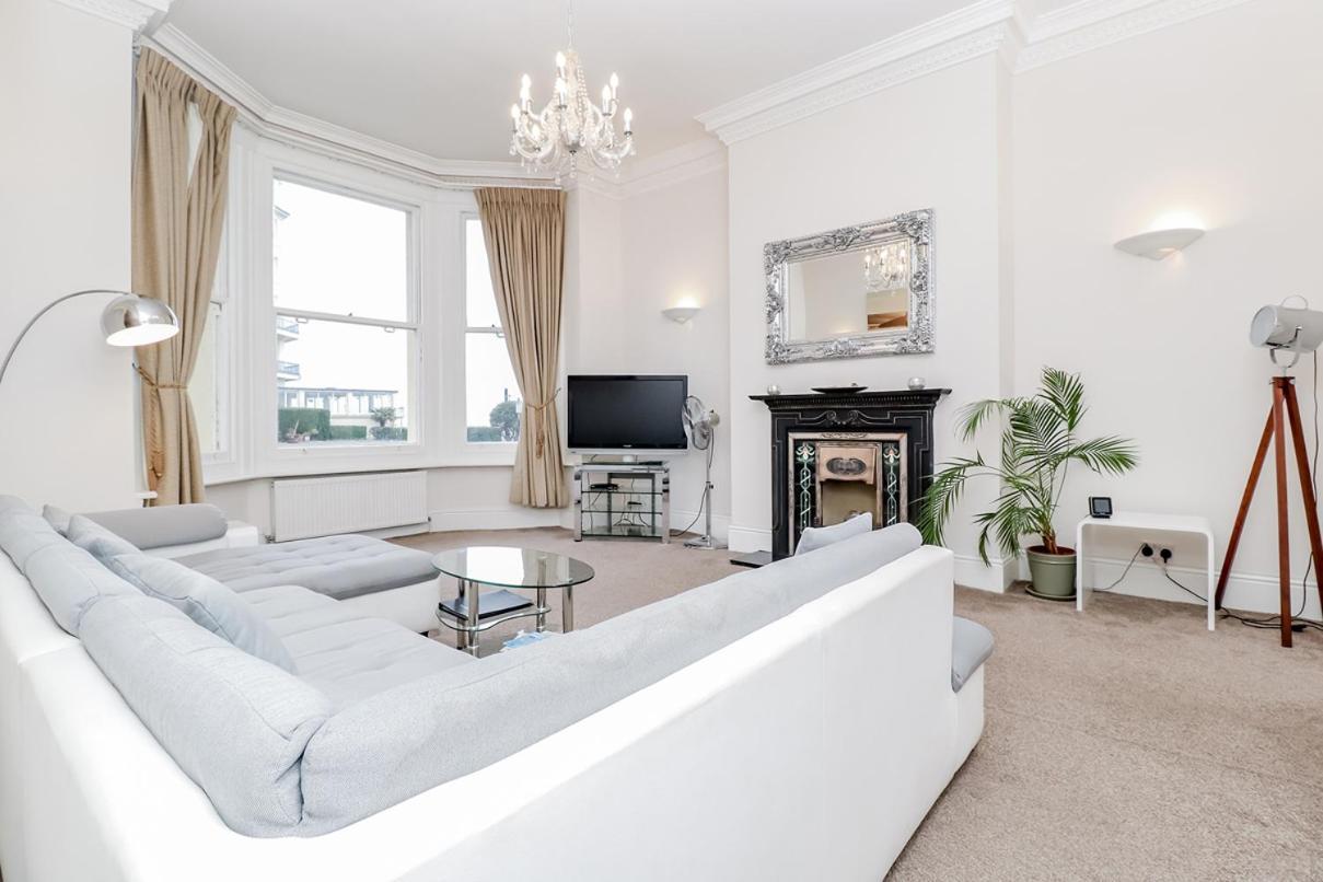 3 Queens Gardens Sea View Apartment Eastbourne Dış mekan fotoğraf