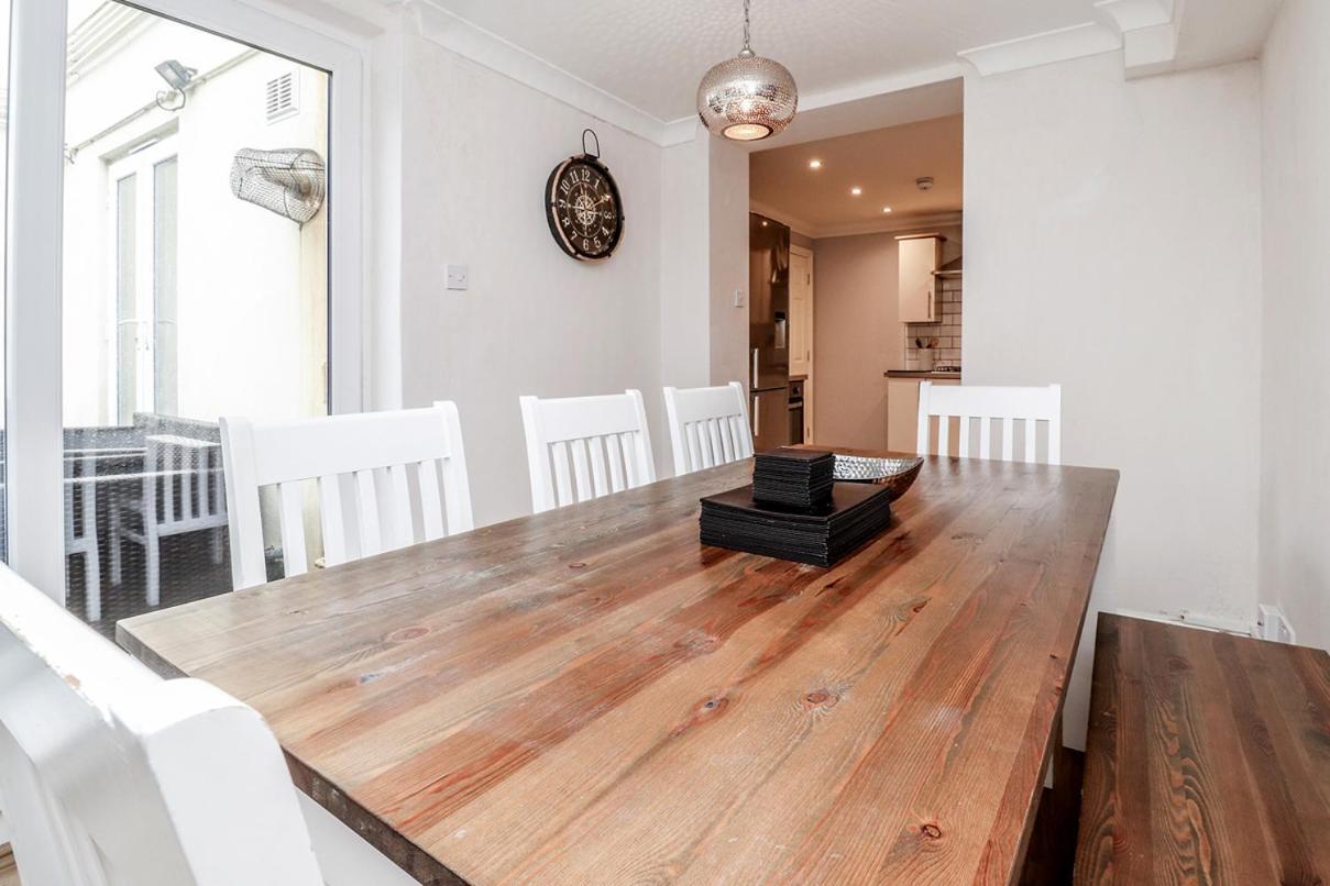 3 Queens Gardens Sea View Apartment Eastbourne Dış mekan fotoğraf